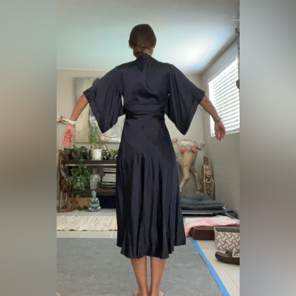 Banana Republic Kimono Satin Dress- Size 0 - Picture 3 of 4